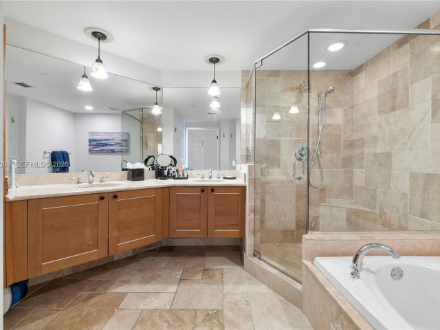 Apartment for sale  Unit #604 - photo 7268153