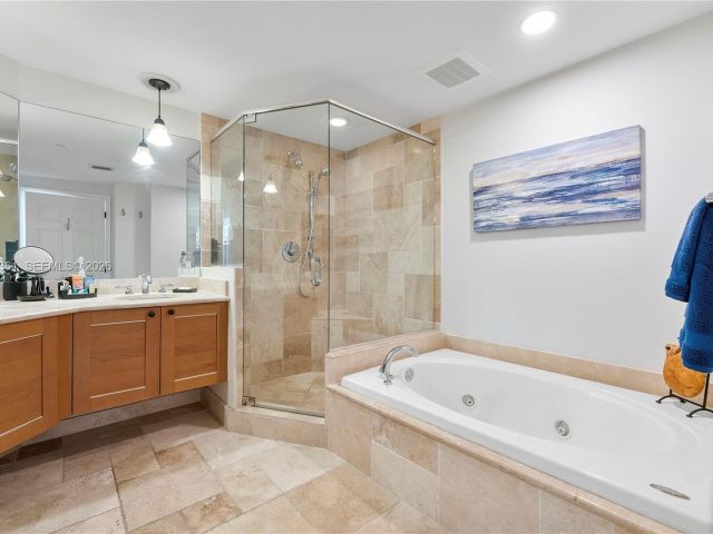 Apartment for sale  Unit #604 - photo 7268154