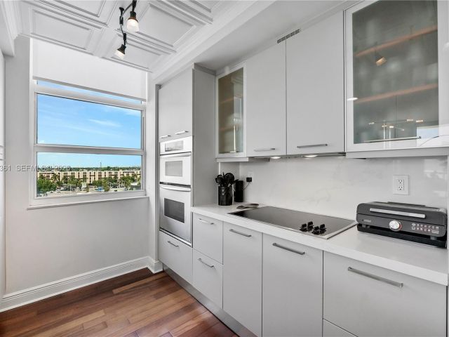 Apartment for sale  Unit #604 - photo 7268158