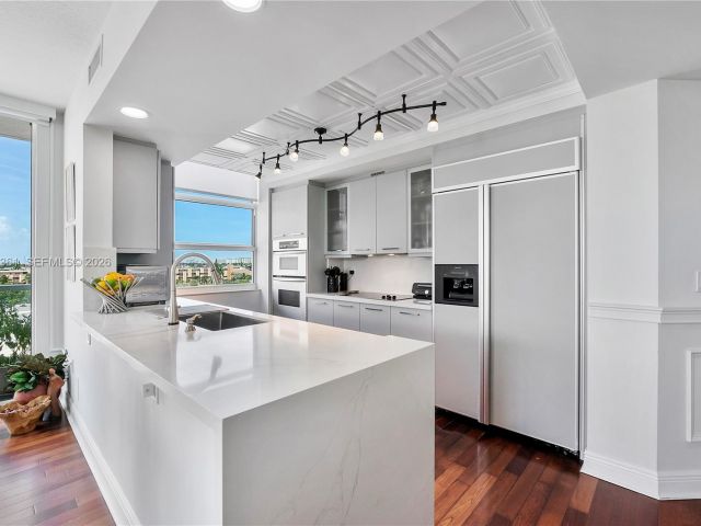 Apartment for sale  Unit #604 - photo 7268161