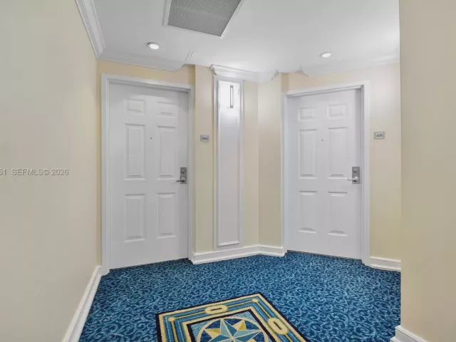 2-bedroom condo for sale in Fort Lauderdale - 1819 SE 17th St 604 - MondialRealty