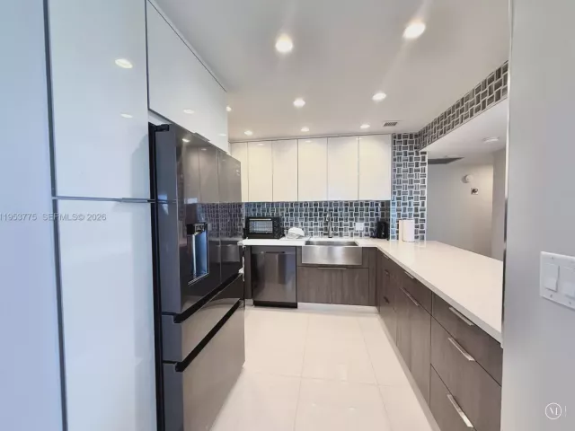 2-bedroom condo for rent in Hallandale Beach - 1985 S Ocean Dr 22P - MondialRealty