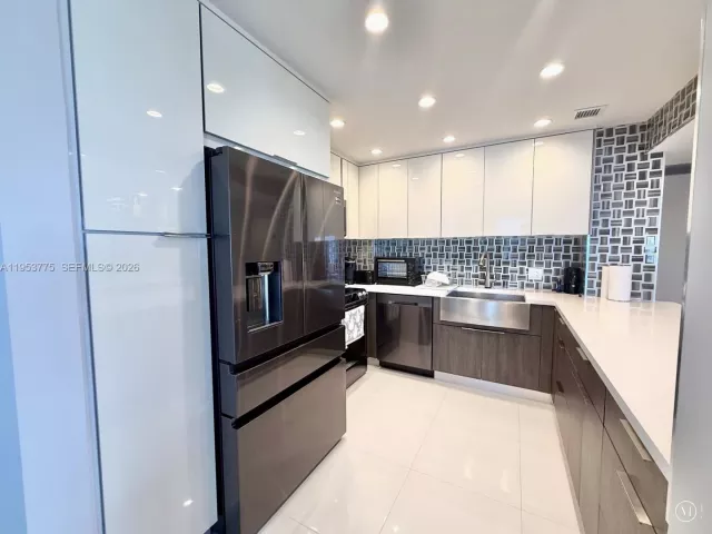 2-bedroom condo for rent in Hallandale Beach - 1985 S Ocean Dr 22P - MondialRealty