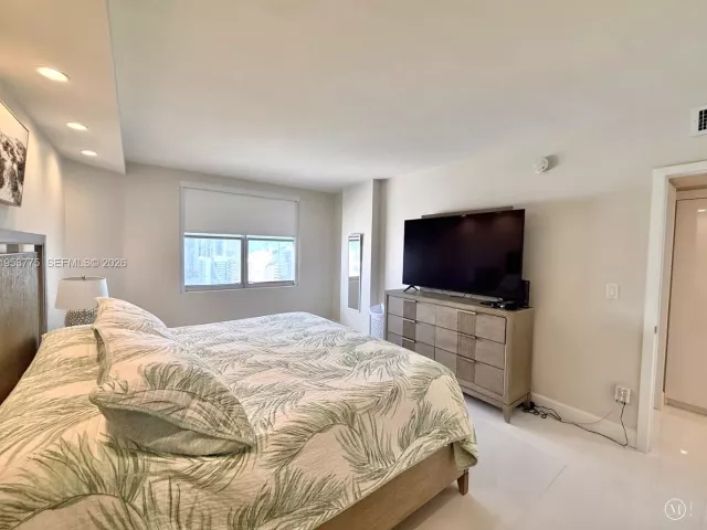 2-bedroom condo for rent in Hallandale Beach - 1985 S Ocean Dr 22P - MondialRealty