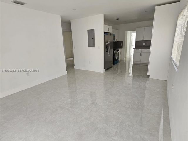 3-bedroom home for rent in Fort Lauderdale - 2488 SW 6th Ct 0 - MondialRealty