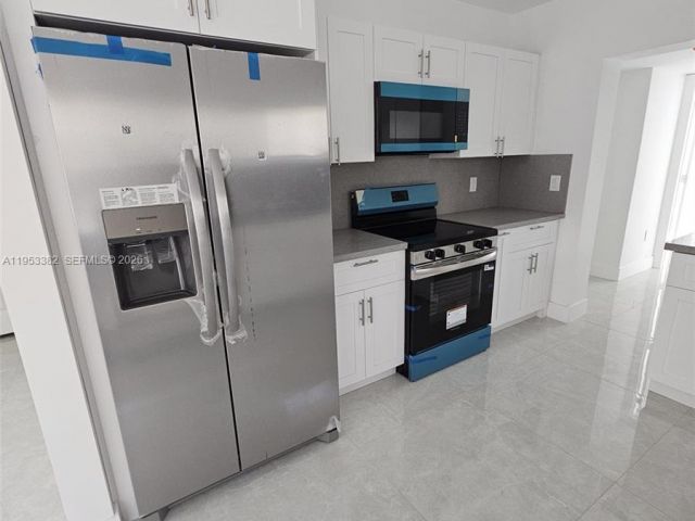 3-bedroom home for rent in Fort Lauderdale - 2488 SW 6th Ct 0 - MondialRealty