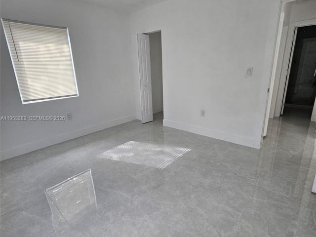 3-bedroom home for rent in Fort Lauderdale - 2488 SW 6th Ct 0 - MondialRealty