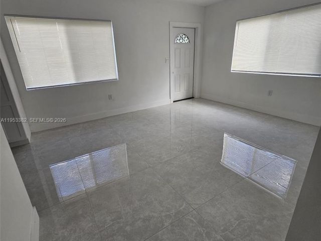3-bedroom home for rent in Fort Lauderdale - 2488 SW 6th Ct 0 - MondialRealty