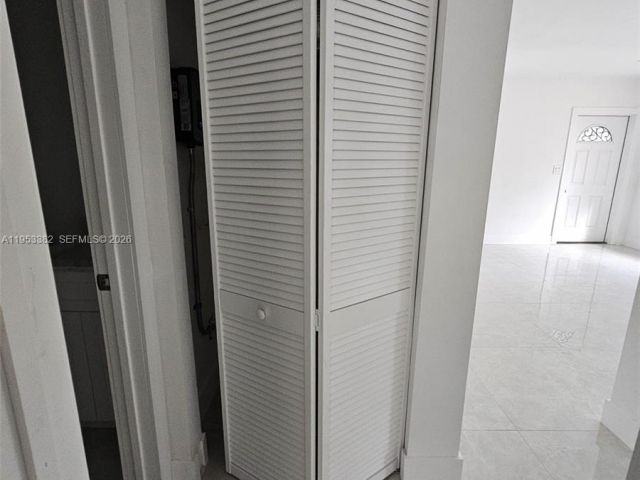 3-bedroom home for rent in Fort Lauderdale - 2488 SW 6th Ct 0 - MondialRealty