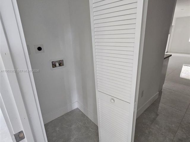 3-bedroom home for rent in Fort Lauderdale - 2488 SW 6th Ct 0 - MondialRealty