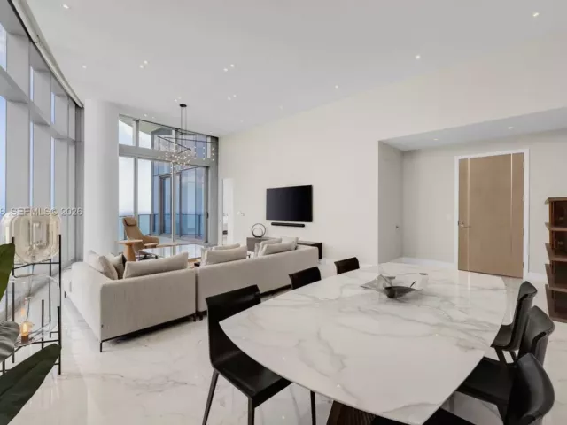 3-bedroom condo for rent in Sunny Isles Beach - 15701 Collins Ave 4701 - MondialRealty