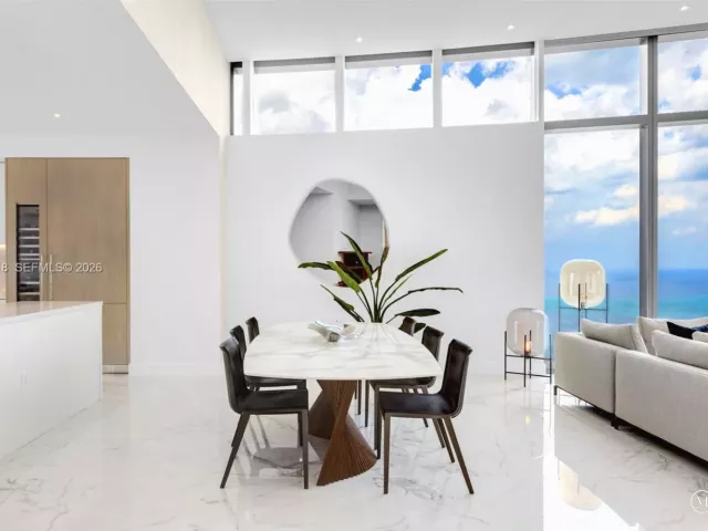 3-bedroom condo for rent in Sunny Isles Beach - 15701 Collins Ave 4701 - MondialRealty