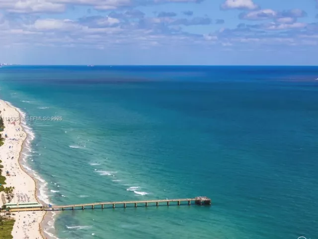 3-bedroom condo for rent in Sunny Isles Beach - 15701 Collins Ave 4701 - MondialRealty