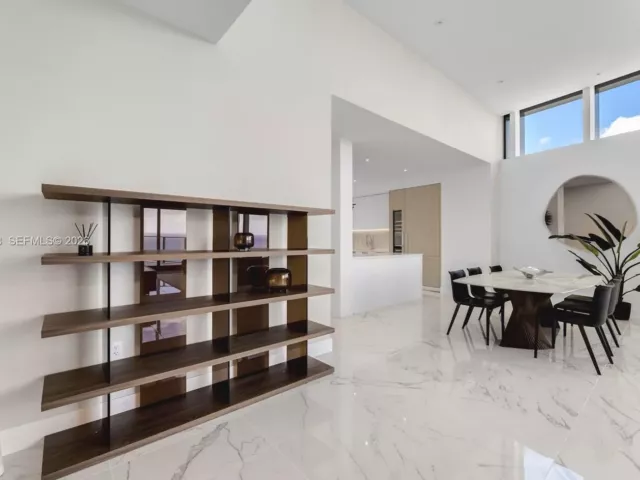 3-bedroom condo for rent in Sunny Isles Beach - 15701 Collins Ave 4701 - MondialRealty