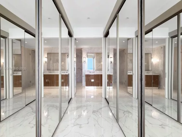 3-bedroom condo for rent in Sunny Isles Beach - 15701 Collins Ave 4701 - MondialRealty