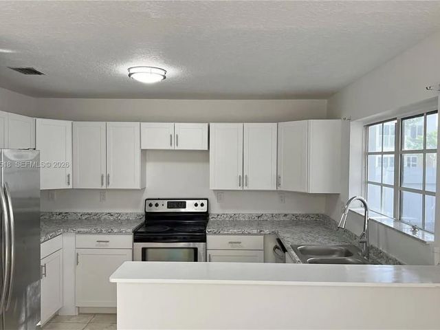 4-bedroom home for rent in Homestead - 13990 SW 260 th st 13990 - MondialRealty