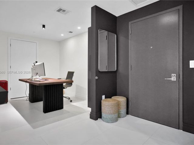 Apartment for rent  Unit #1802 - photo 7270347