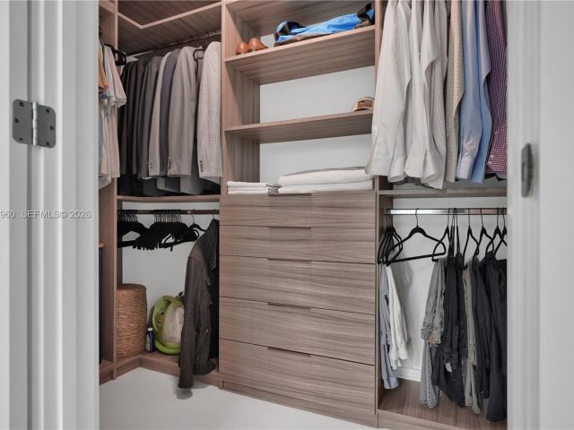 Apartment for rent  Unit #1802 - photo 7270355