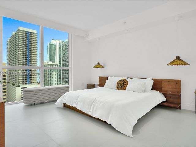 Apartment for rent  Unit #1802 - photo 7270359