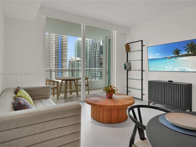 Apartment for rent  Unit #1802 - photo 7270372