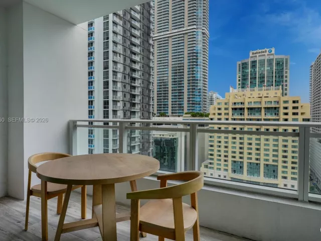 1-bedroom condo for rent in Miami - 1080 Brickell Ave 1802 - MondialRealty