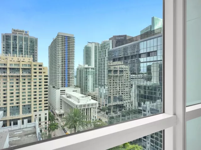 1-bedroom condo for rent in Miami - 1080 Brickell Ave 1802 - MondialRealty