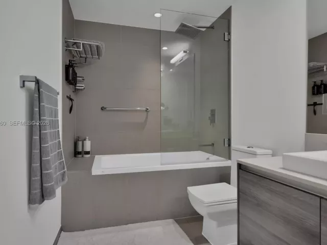 1-bedroom condo for rent in Miami - 1080 Brickell Ave 1802 - MondialRealty