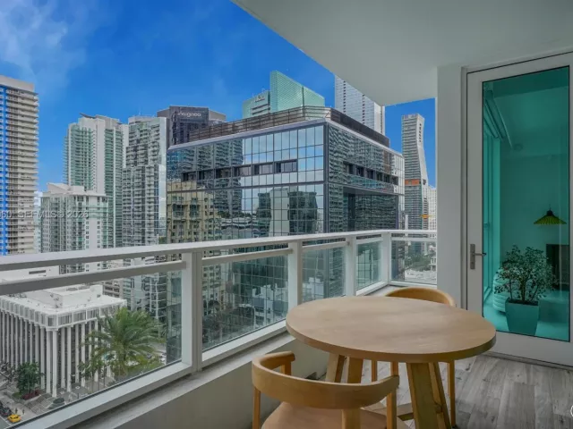 1-bedroom condo for rent in Miami - 1080 Brickell Ave 1802 - MondialRealty