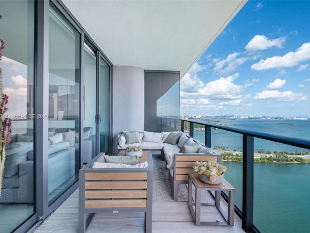 Apartment for sale  Unit #3605 - photo 7267807