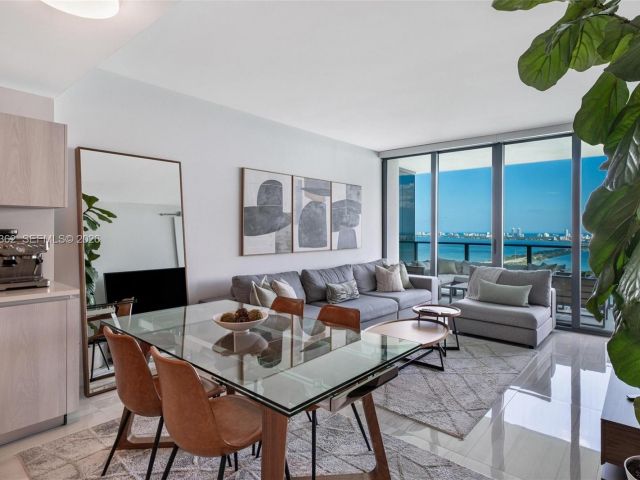 Apartment for sale  Unit #3605 - photo 7267834