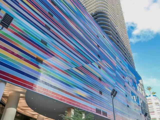 1-bedroom condo for rent in Miami - 45 SW 9th St 3910 - MondialRealty