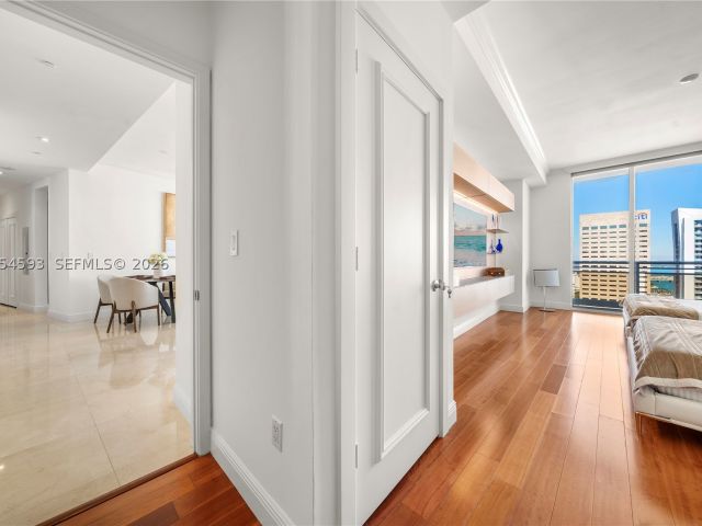 3-bedroom condo for sale in Miami - 901 Brickell Key Blvd 3706 - MondialRealty
