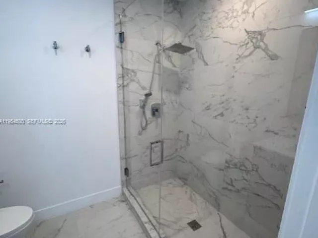 2-bedroom condo for rent in Sunny Isles Beach - 17550 Collins Ave 1505 - MondialRealty