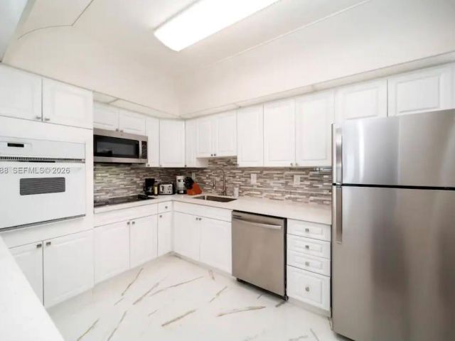 Apartment for rent  Unit #511 - photo 7432073