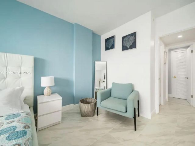 Apartment for rent  Unit #825 - photo 7267574