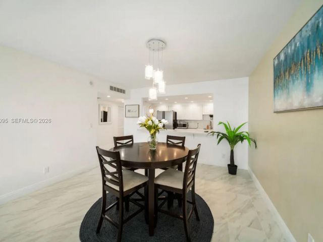 Apartment for rent  Unit #825 - photo 7267588