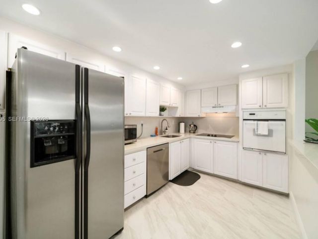 Apartment for rent  Unit #825 - photo 7267590