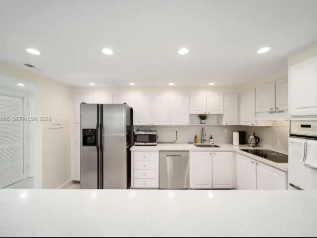 Apartment for rent  Unit #825 - photo 7267593