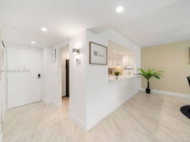 Apartment for rent  Unit #825 - photo 7267596