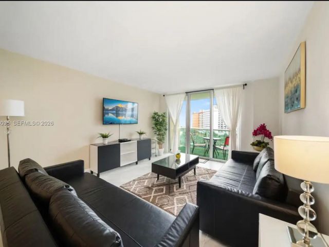 Apartment for rent  Unit #825 - photo 7267600