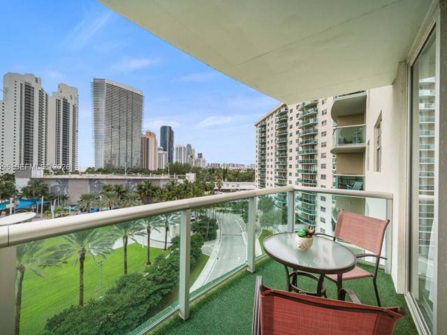 Apartment for rent  Unit #825 - photo 7267606