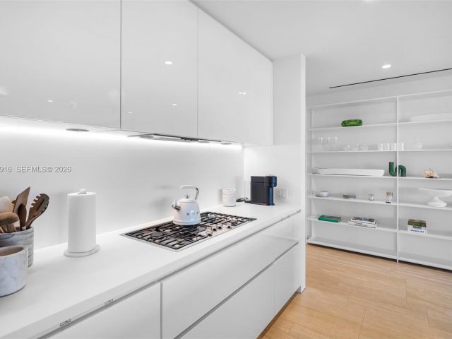 Apartment for rent  Unit # - photo 7269677