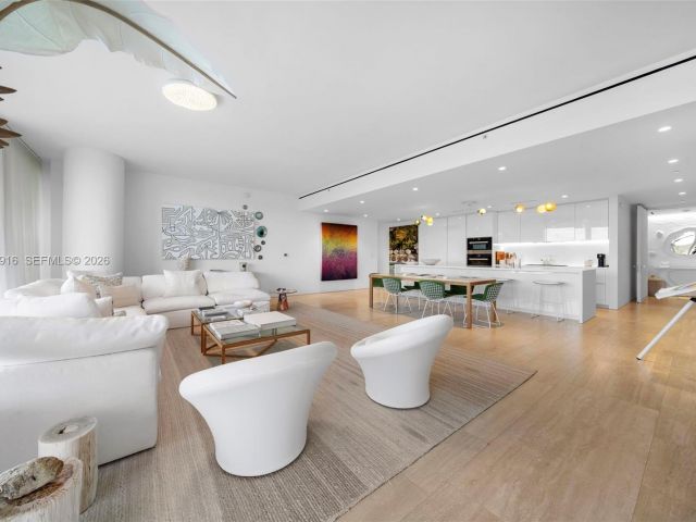 Apartment for rent  Unit # - photo 7269683