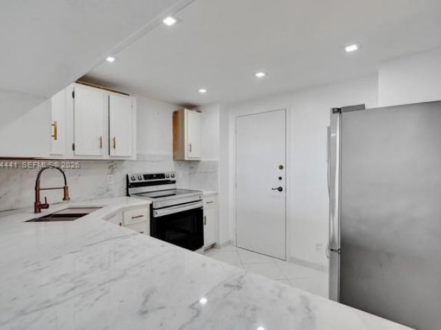 1-bedroom condo for sale in Hallandale Beach - 1865 S Ocean Dr 11J - MondialRealty