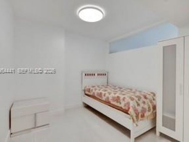 1-bedroom condo for sale in Hallandale Beach - 1865 S Ocean Dr 11J - MondialRealty