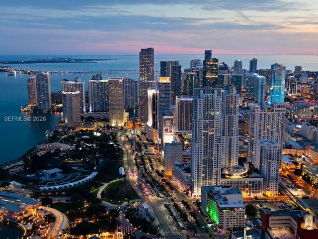 1-bedroom condo for rent in Miami - 151 SE 1st St 3010 - MondialRealty