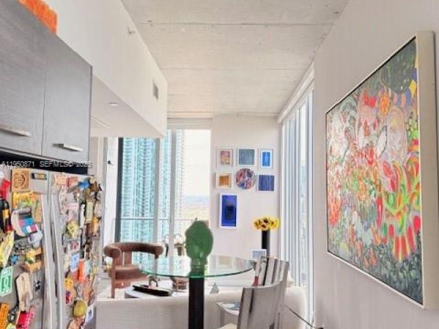 1-bedroom condo for rent in Miami - 151 SE 1st St 3010 - MondialRealty