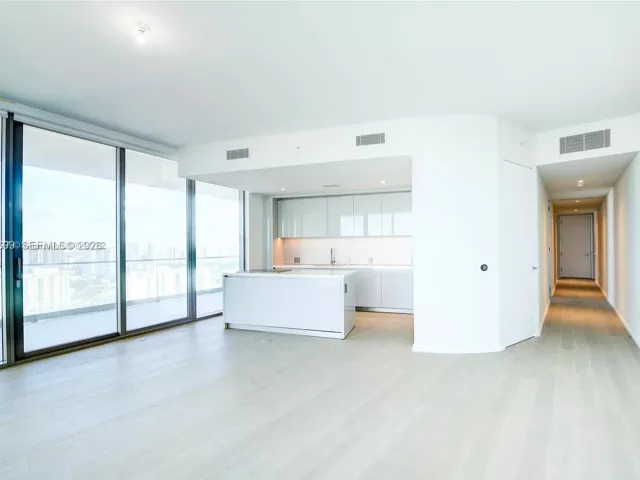2-bedroom condo for sale in Sunny Isles Beach - 18975 Collins Ave 2205 - MondialRealty