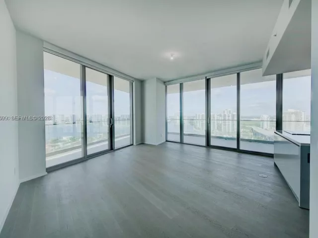2-bedroom condo for sale in Sunny Isles Beach - 18975 Collins Ave 2205 - MondialRealty