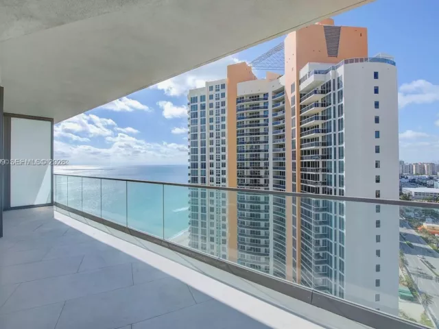 2-bedroom condo for sale in Sunny Isles Beach - 18975 Collins Ave 2205 - MondialRealty
